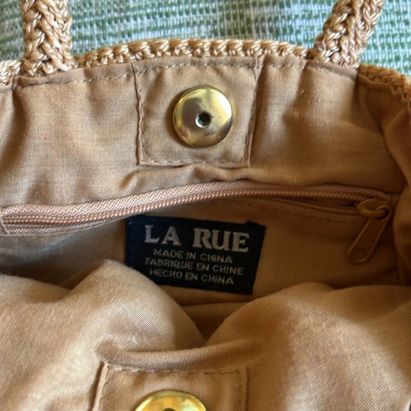 Small handbag. La Rue. Snap closure - Picture 2 of 5